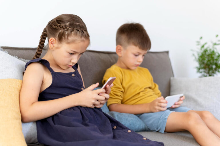 Redes sociais na infância e adolescência